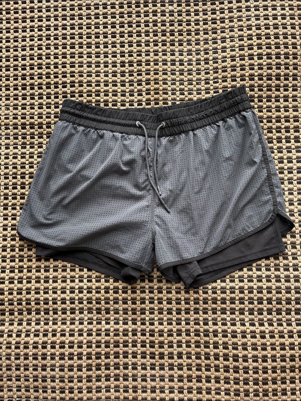 Vuori Shorts